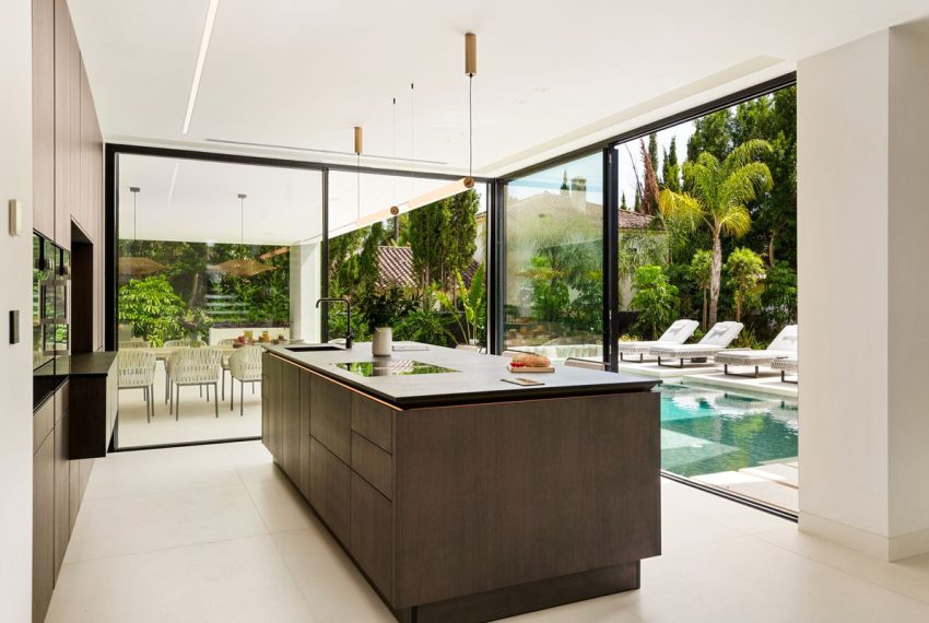 R4974355-Villa-For-Sale-Nueva-Andalucia-Detached-5-Beds-476-Built-5