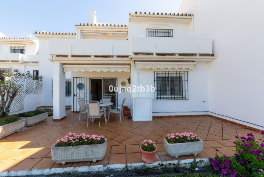 R4974682-Apartment-For-Sale-Nueva-Andalucia-Ground-Floor-3-Beds-143-Built-2