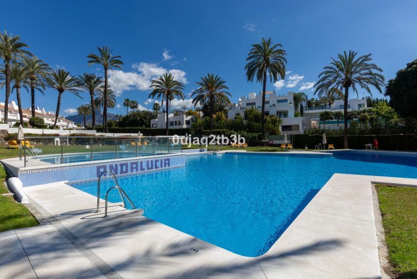 R4974682-Apartment-For-Sale-Nueva-Andalucia-Ground-Floor-3-Beds-143-Built-4