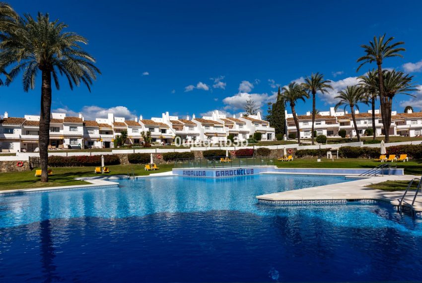 R4974682-Apartment-For-Sale-Nueva-Andalucia-Ground-Floor-3-Beds-143-Built