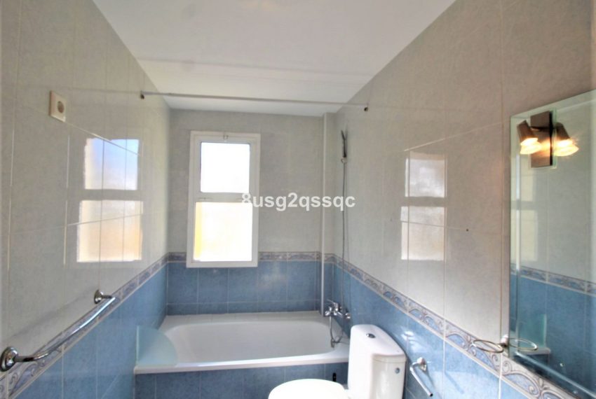 R4981339-Villa-For-Sale-Estepona-Semi-Detached-3-Beds-160-Built-12