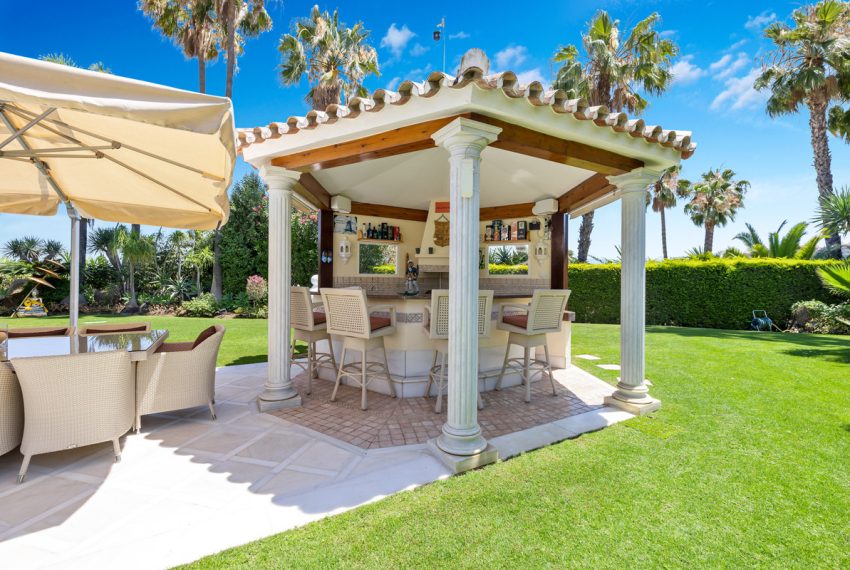 R4986523-Villa-For-Sale-Nueva-Andalucia-Detached-6-Beds-890-Built-7