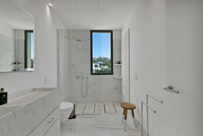 R4989610-Villa-For-Sale-Benahavis-Detached-5-Beds-546-Built-12