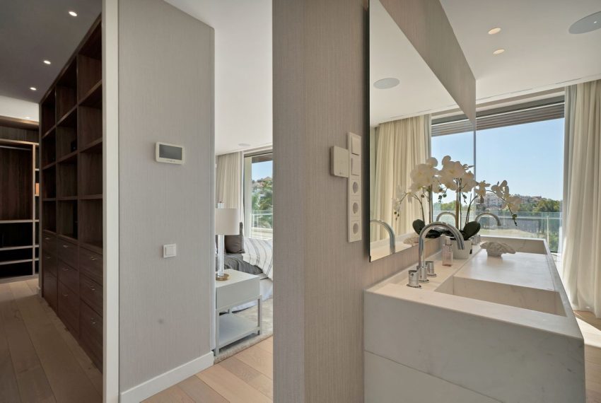 R4989610-Villa-For-Sale-Benahavis-Detached-5-Beds-546-Built-15