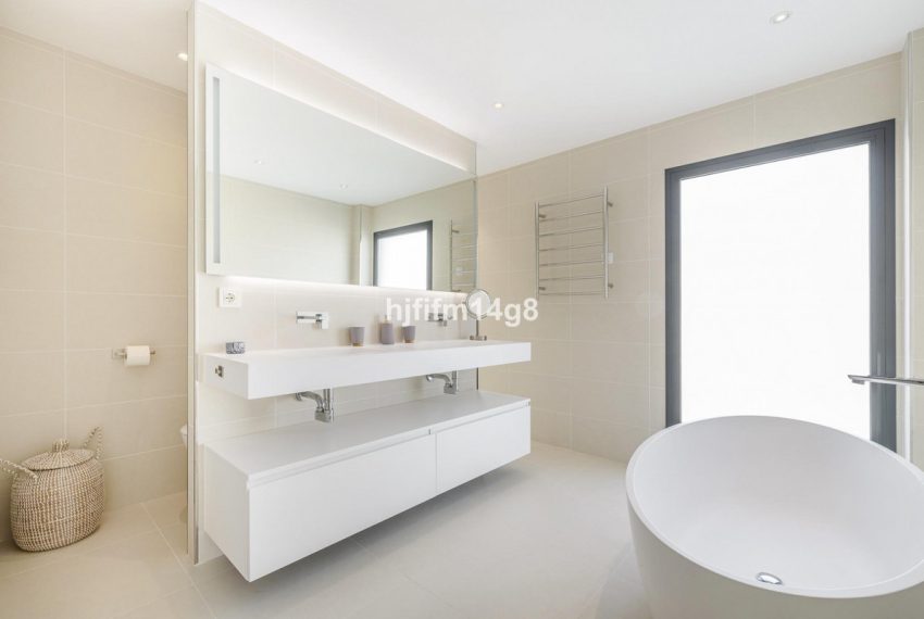 R4991941-Villa-For-Sale-San-Pedro-de-Alcantara-Detached-5-Beds-250-Built-14