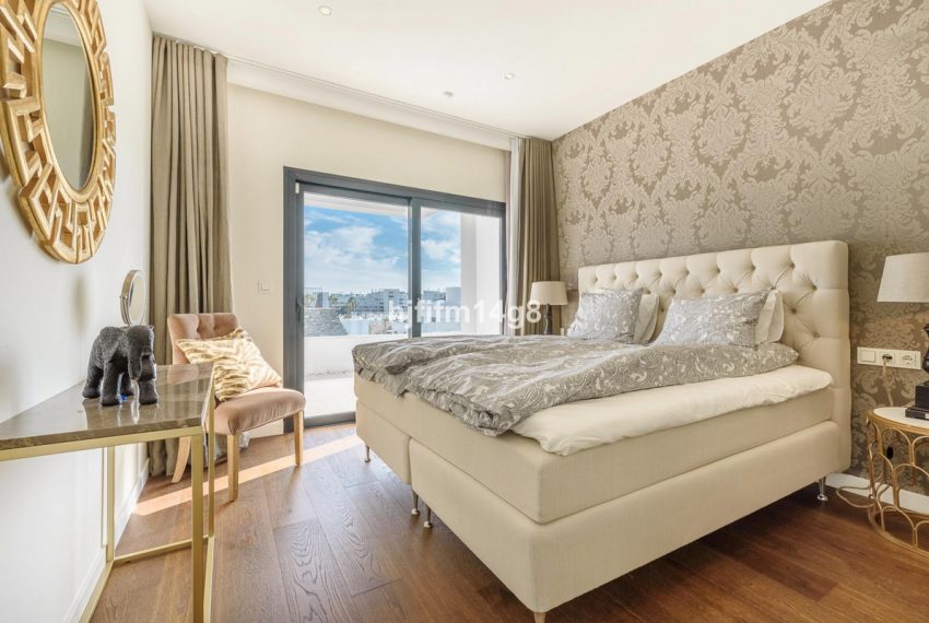 R4991941-Villa-For-Sale-San-Pedro-de-Alcantara-Detached-5-Beds-250-Built-16