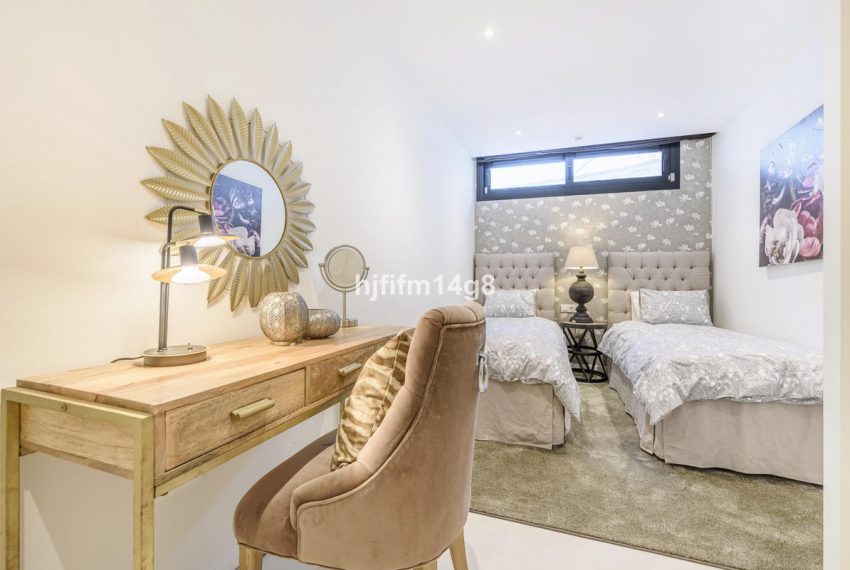 R4991941-Villa-For-Sale-San-Pedro-de-Alcantara-Detached-5-Beds-250-Built-18