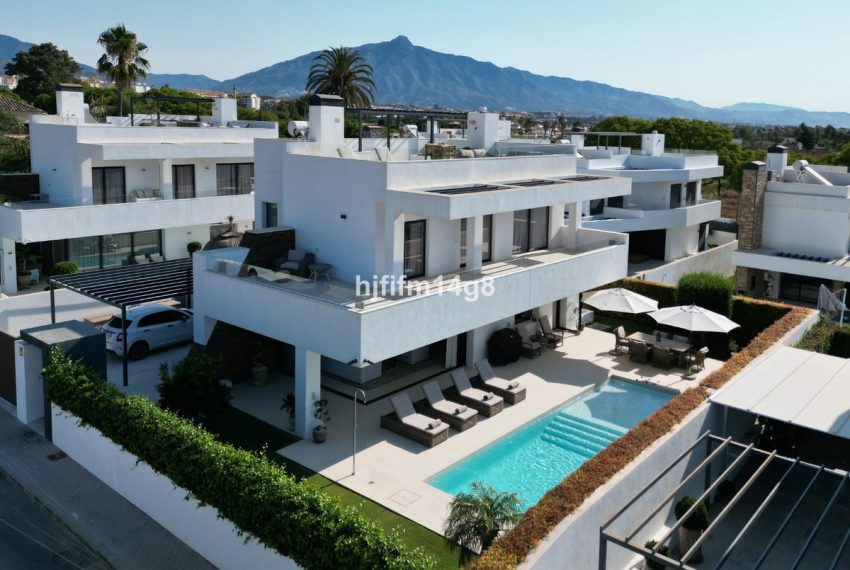 R4991941-Villa-For-Sale-San-Pedro-de-Alcantara-Detached-5-Beds-250-Built-2