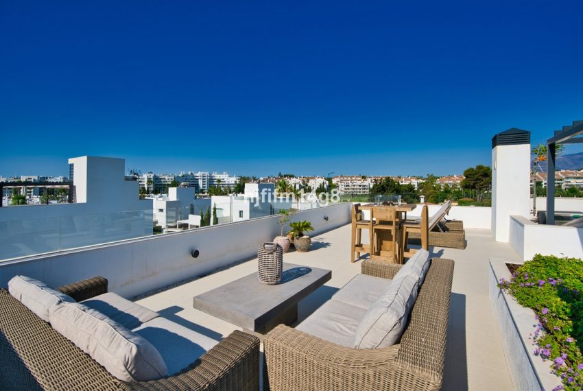 R4991941-Villa-For-Sale-San-Pedro-de-Alcantara-Detached-5-Beds-250-Built-3