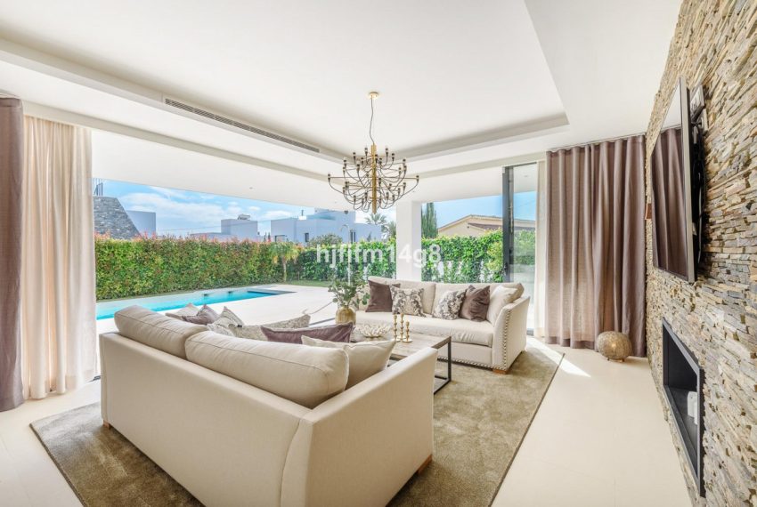 R4991941-Villa-For-Sale-San-Pedro-de-Alcantara-Detached-5-Beds-250-Built-4