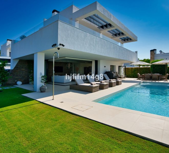 R4991941-Image 1-Detached - 5 Beds - 250 Built