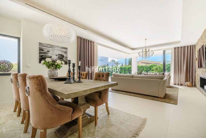 R4991941-Villa-For-Sale-San-Pedro-de-Alcantara-Detached-5-Beds-250-Built-7