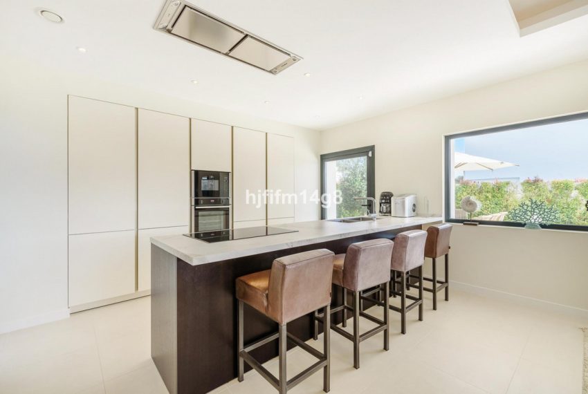 R4991941-Villa-For-Sale-San-Pedro-de-Alcantara-Detached-5-Beds-250-Built-9