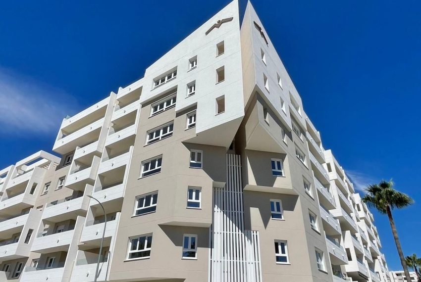 R5018023-Apartment-For-Sale-Marbella-Middle-Floor-4-Beds-140-Built-1