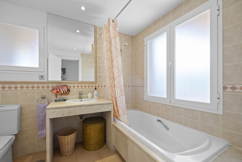 R5018800-Apartment-For-Sale-Marbella-Middle-Floor-4-Beds-177-Built-18