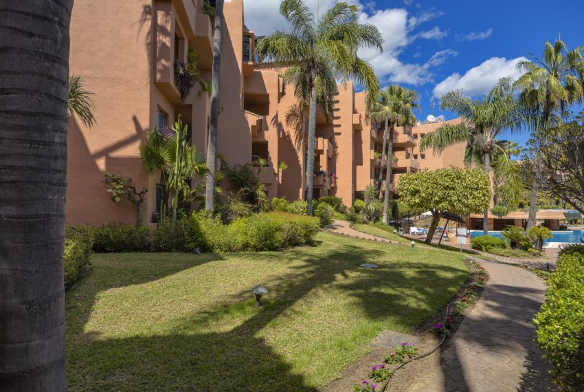 R5018800-Apartment-For-Sale-Marbella-Middle-Floor-4-Beds-177-Built