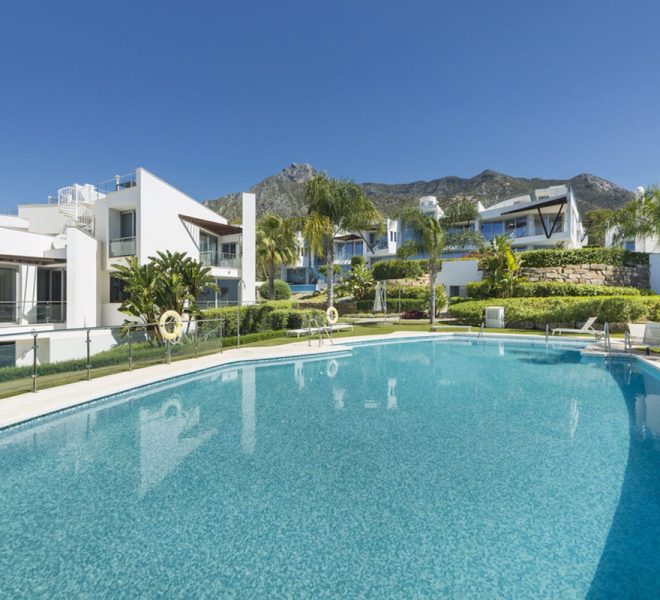 R5021437-Image 1-Terraced - 2 Beds - 204 Built