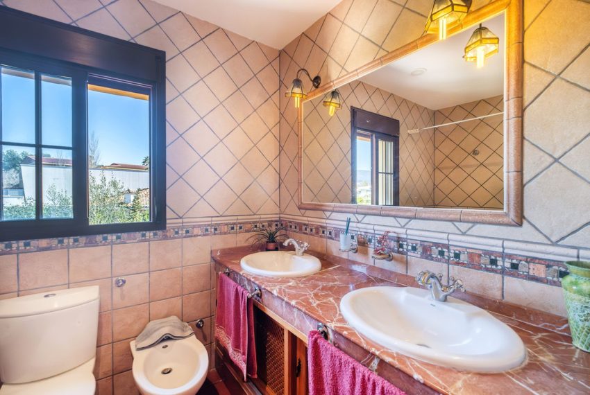 R5024572-Villa-For-Sale-San-Pedro-de-Alcantara-Detached-6-Beds-457-Built-16