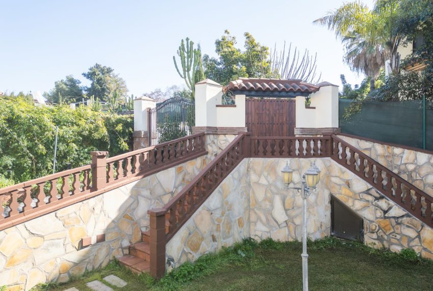 R5024572-Villa-For-Sale-San-Pedro-de-Alcantara-Detached-6-Beds-457-Built-4