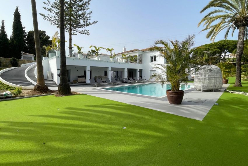 R5032111-Villa-For-Sale-Atalaya-Detached-10-Beds-1750-Built-2