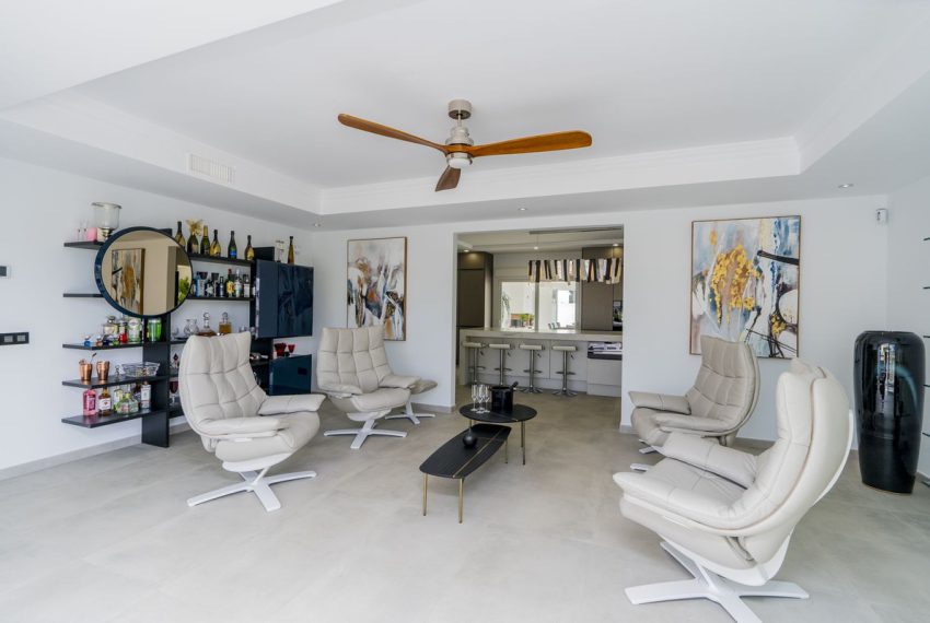 R5032111-Villa-For-Sale-Atalaya-Detached-10-Beds-1750-Built-8