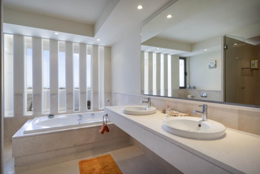 R5034328-Apartment-For-Sale-New-Golden-Mile-Penthouse-3-Beds-220-Built-13
