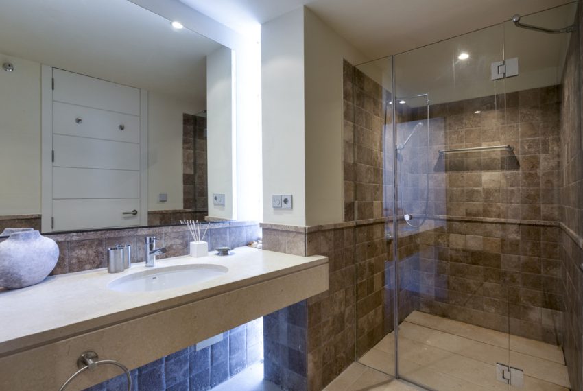 R5034328-Apartment-For-Sale-New-Golden-Mile-Penthouse-3-Beds-220-Built-16
