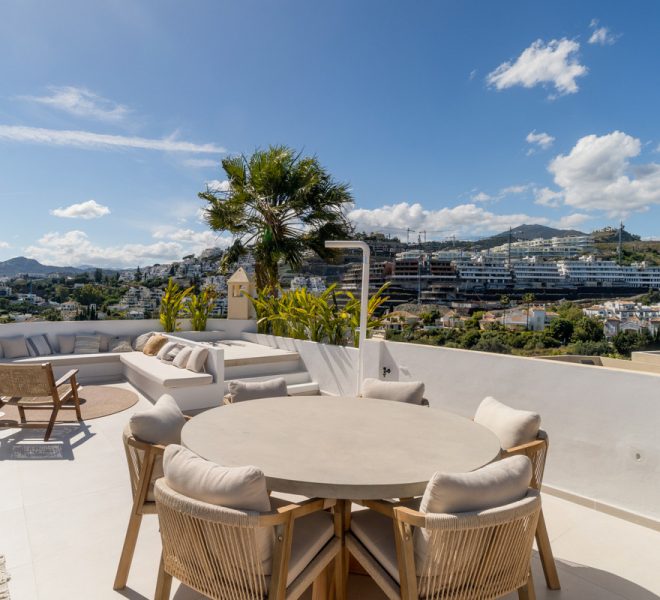 R5035138-Image 1-Penthouse Duplex - 3 Beds - 200 Built
