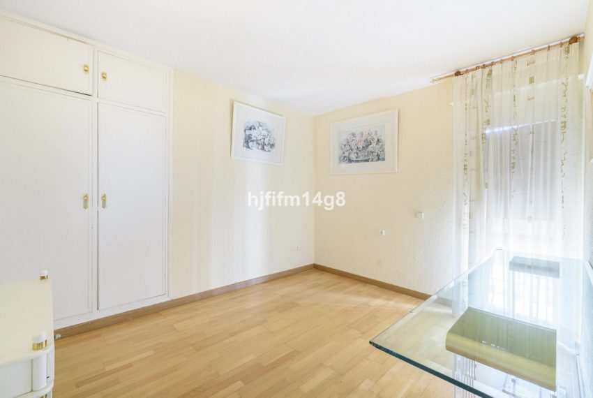 R5035189-Villa-For-Sale-Nueva-Andalucia-Detached-5-Beds-146-Built-15