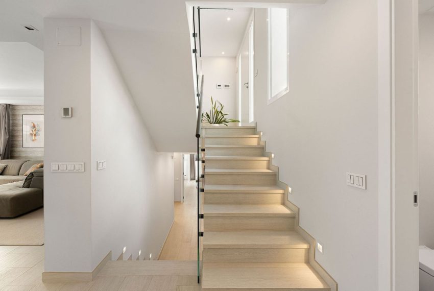 R5037058-Villa-For-Sale-Nueva-Andalucia-Detached-5-Beds-306-Built-10