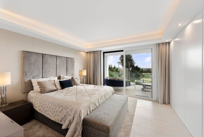 R5037058-Villa-For-Sale-Nueva-Andalucia-Detached-5-Beds-306-Built-17