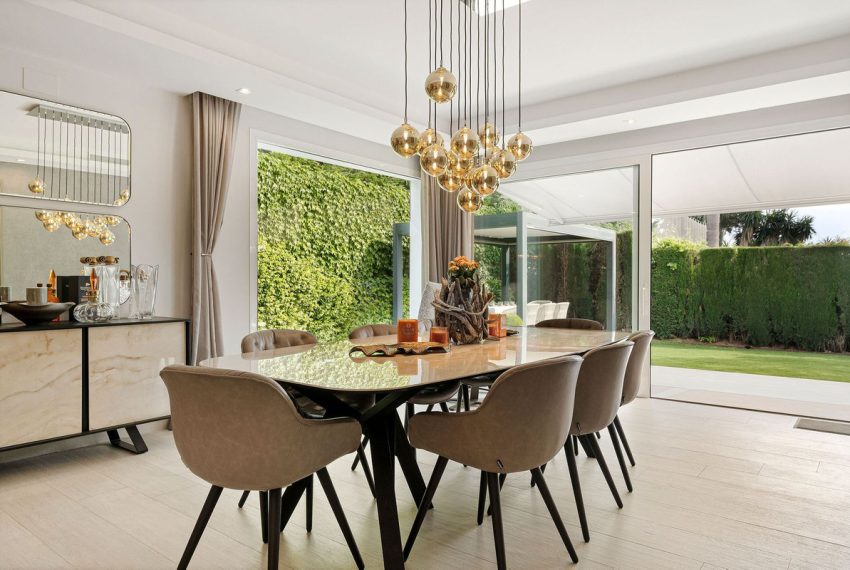 R5037058-Villa-For-Sale-Nueva-Andalucia-Detached-5-Beds-306-Built-4