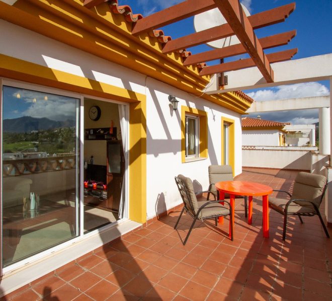 R5037427-Image 1-Penthouse - 3 Beds - 130 Built