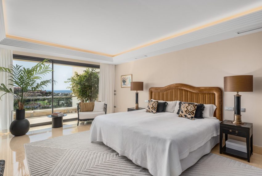 R5039125-Apartment-For-Sale-Nueva-Andalucia-Penthouse-Duplex-4-Beds-363-Built-15