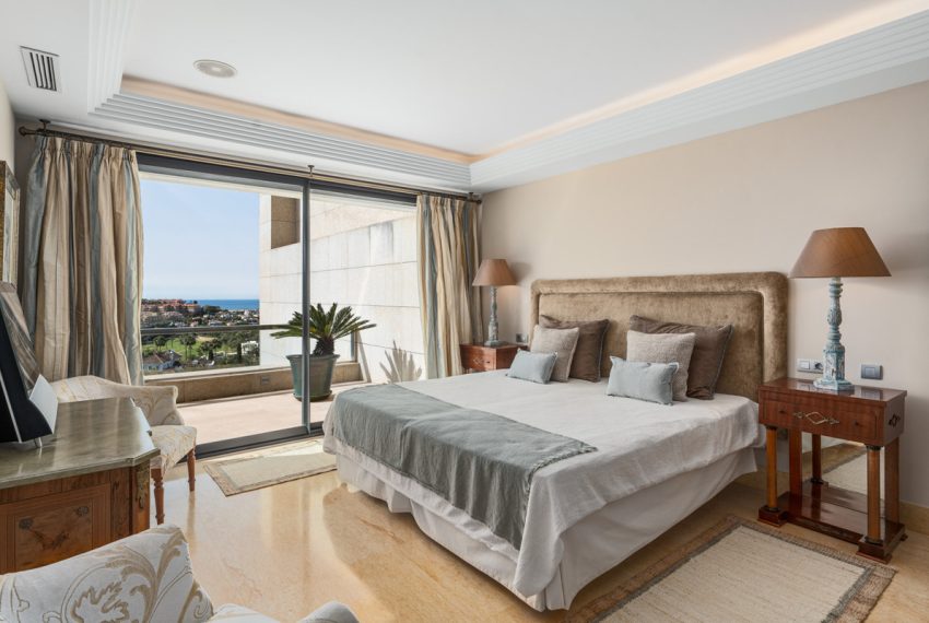 R5039125-Apartment-For-Sale-Nueva-Andalucia-Penthouse-Duplex-4-Beds-363-Built-17