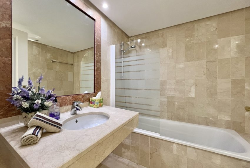 R5041303-Apartment-For-Sale-El-Presidente-Penthouse-2-Beds-125-Built-5