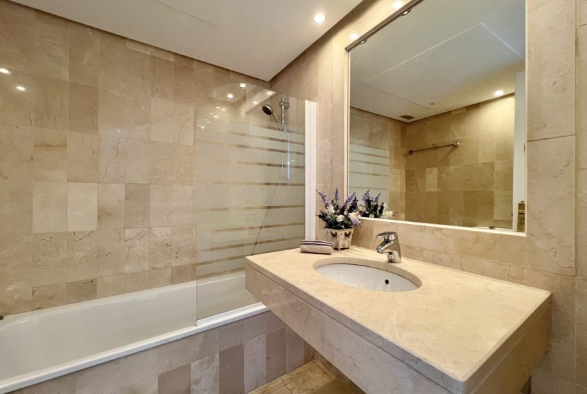 R5041303-Apartment-For-Sale-El-Presidente-Penthouse-2-Beds-125-Built-7
