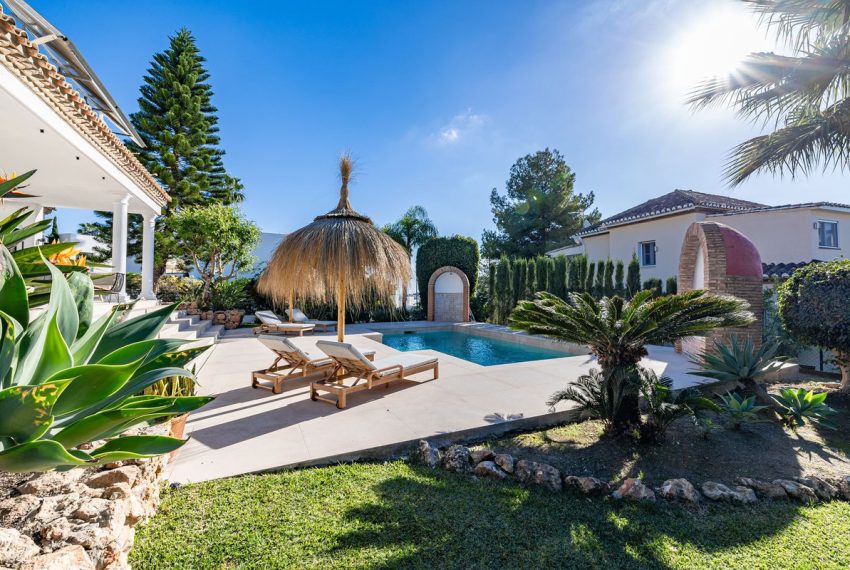 R5045896-Villa-For-Sale-El-Paraiso-Detached-4-Beds-444-Built-3