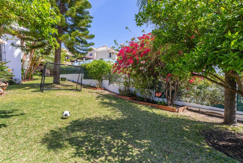 R5045896-Villa-For-Sale-El-Paraiso-Detached-4-Beds-444-Built-7
