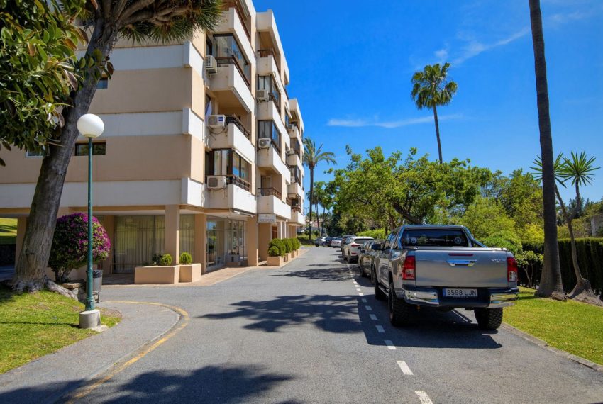 R5046460-Studio-For-Sale-Nueva-Andalucia-Middle-Floor-0-Beds-18-Built-12