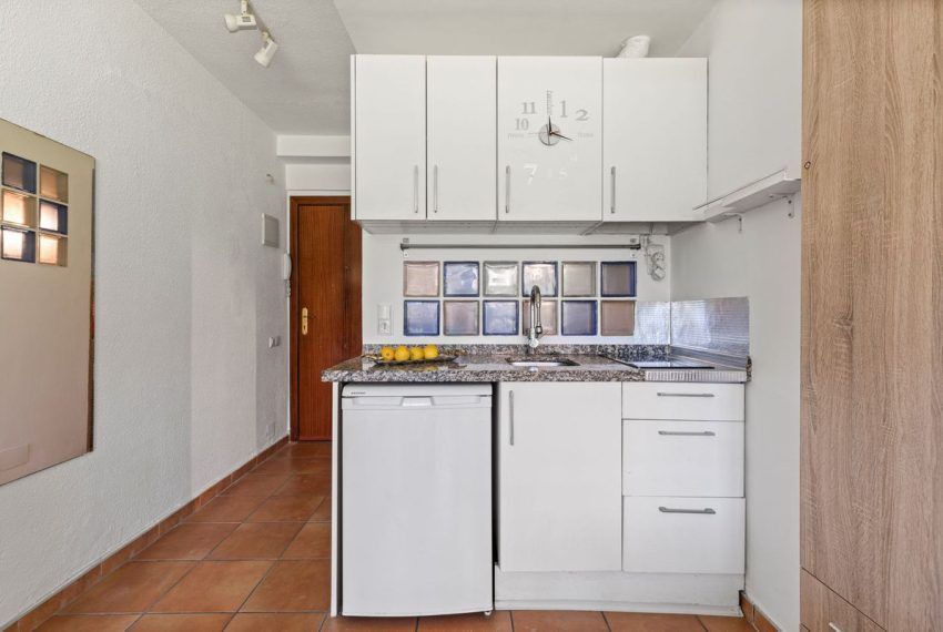 R5046460-Studio-For-Sale-Nueva-Andalucia-Middle-Floor-0-Beds-18-Built-18