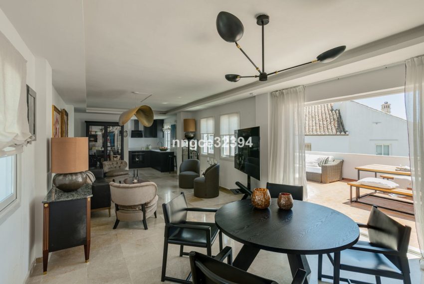 R5047696-Apartment-For-Sale-New-Golden-Mile-Penthouse-2-Beds-90-Built-3