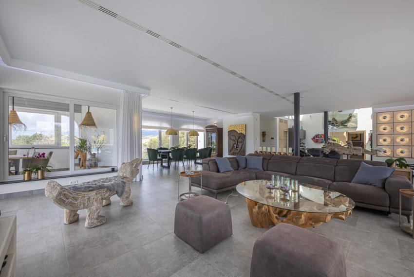 R5049709-Villa-For-Sale-Elviria-Detached-7-Beds-783-Built-12