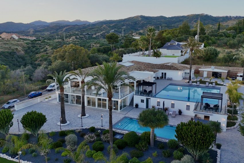 R5049709-Villa-For-Sale-Elviria-Detached-7-Beds-783-Built-17