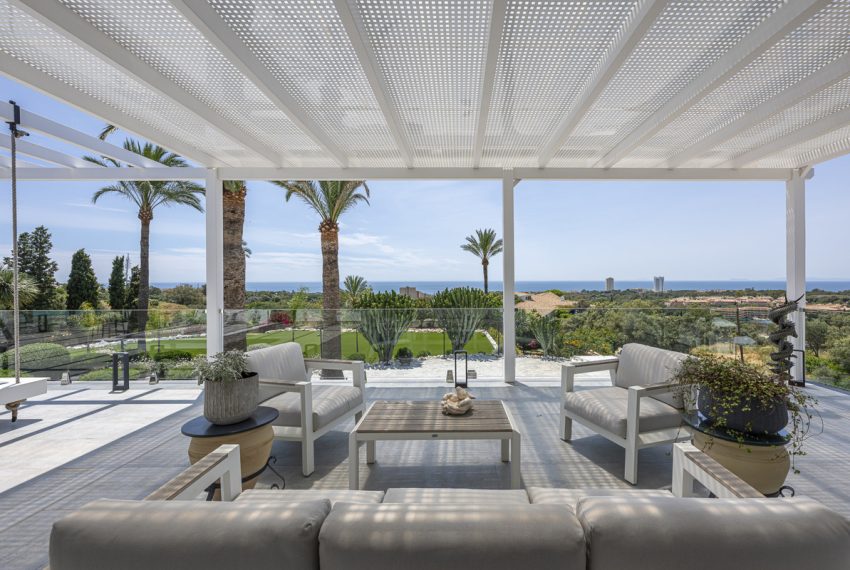 R5049709-Villa-For-Sale-Elviria-Detached-7-Beds-783-Built-3