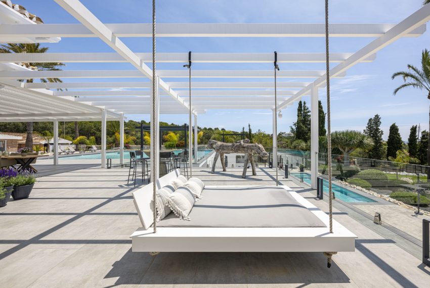 R5049709-Villa-For-Sale-Elviria-Detached-7-Beds-783-Built-4