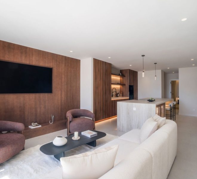 R5051044-Image 1-Penthouse Duplex - 4 Beds - 210 Built