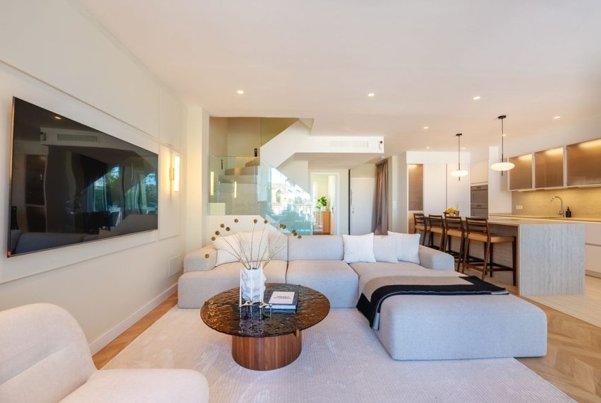 R5053147-Townhouse-For-Sale-The-Golden-Mile-Terraced-5-Beds-266-Built-10