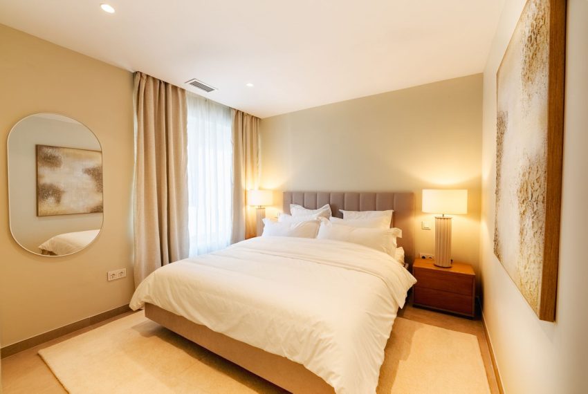 R5053147-Townhouse-For-Sale-The-Golden-Mile-Terraced-5-Beds-266-Built-14