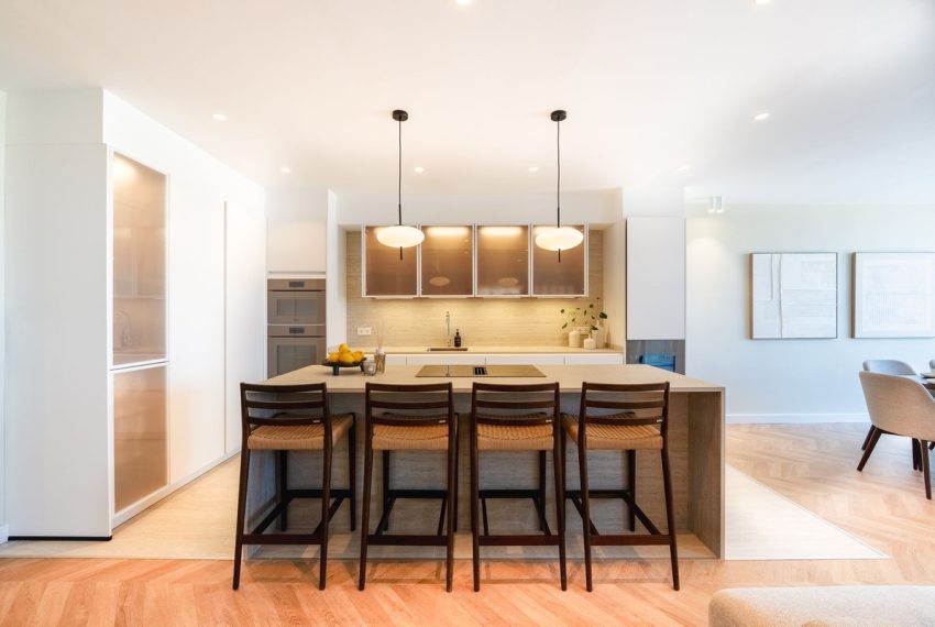 R5053147-Townhouse-For-Sale-The-Golden-Mile-Terraced-5-Beds-266-Built-4